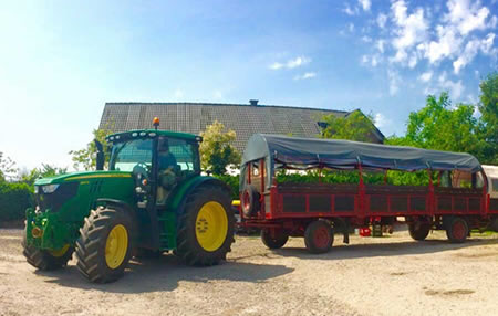 Planwagenfahrten Winkelmann: Motorisierte Planwagen in Nettetal Planwagenfahrten Winkelmann: Motorisierte Planwagen in Nettetal